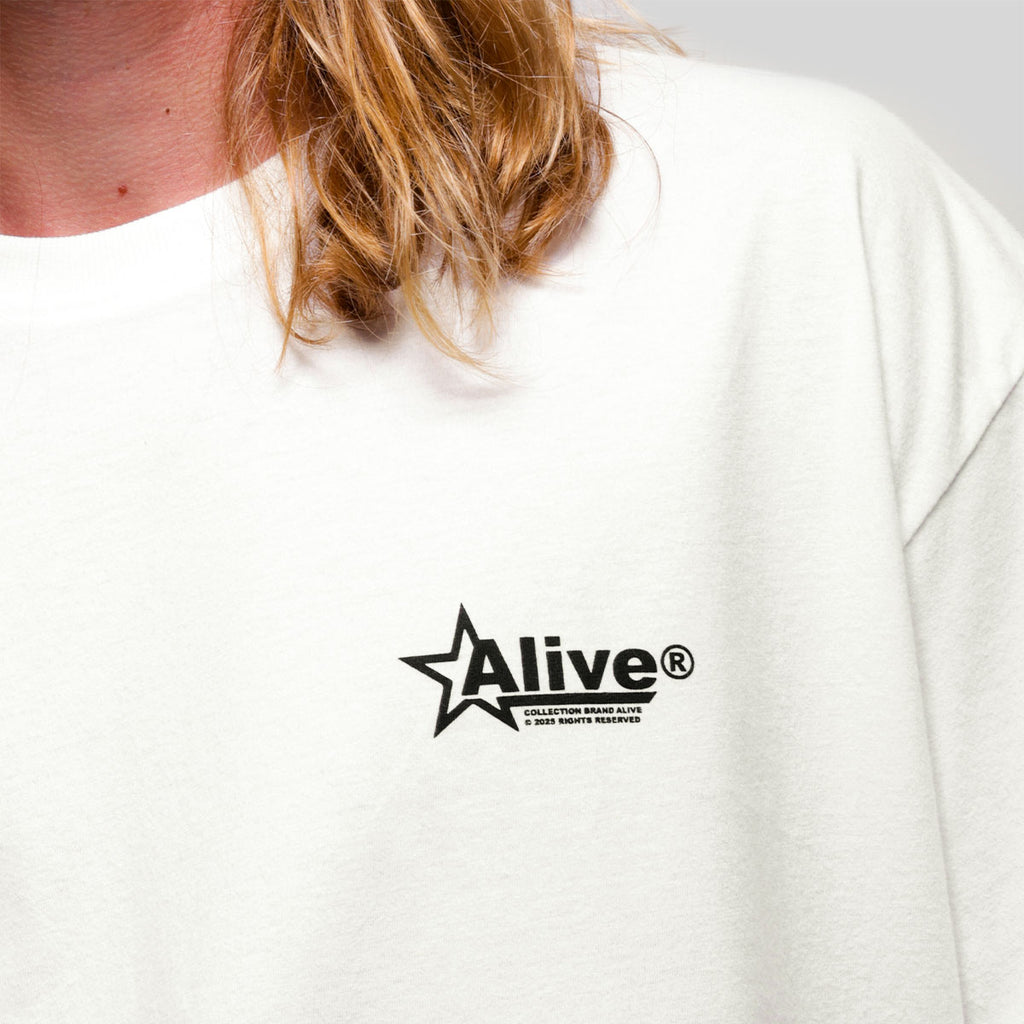 Camiseta Alive Clássica Arrive Off White