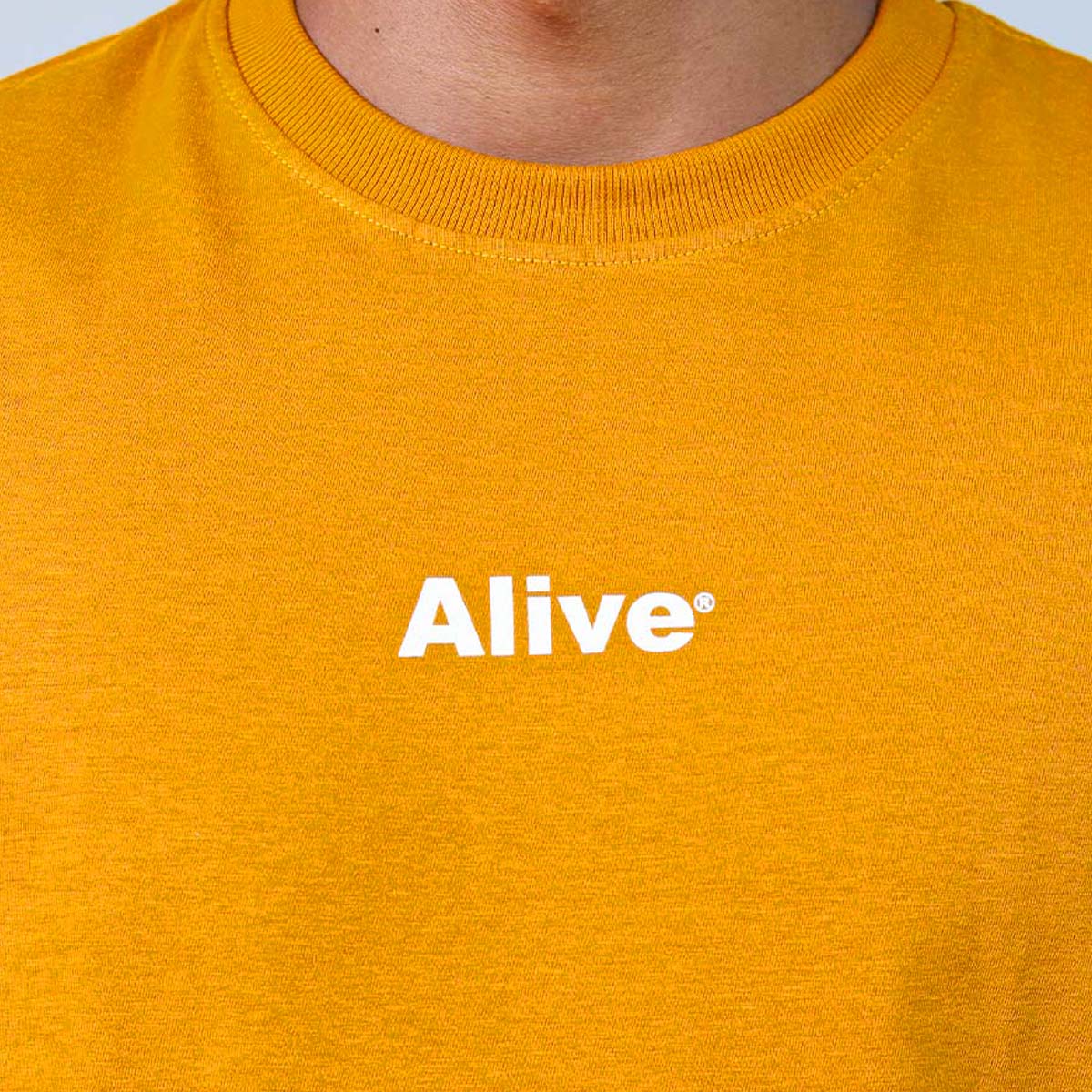 Camiseta Alive Basic Mostarda
