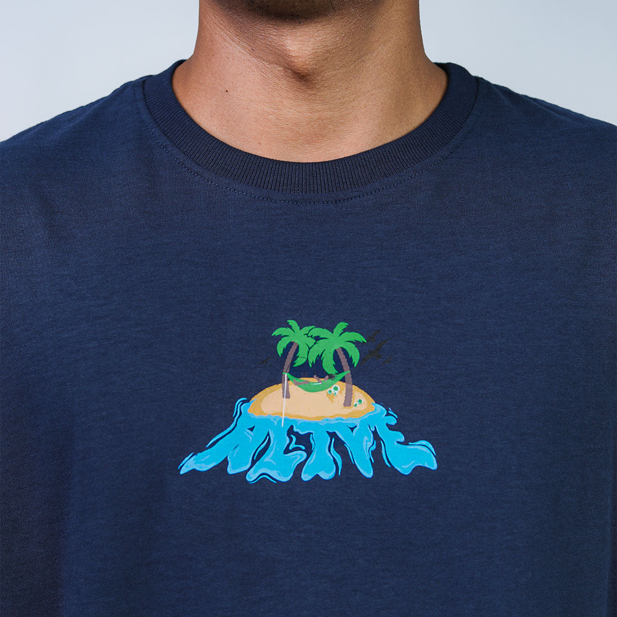 Camiseta Alive Island Azul Marinho