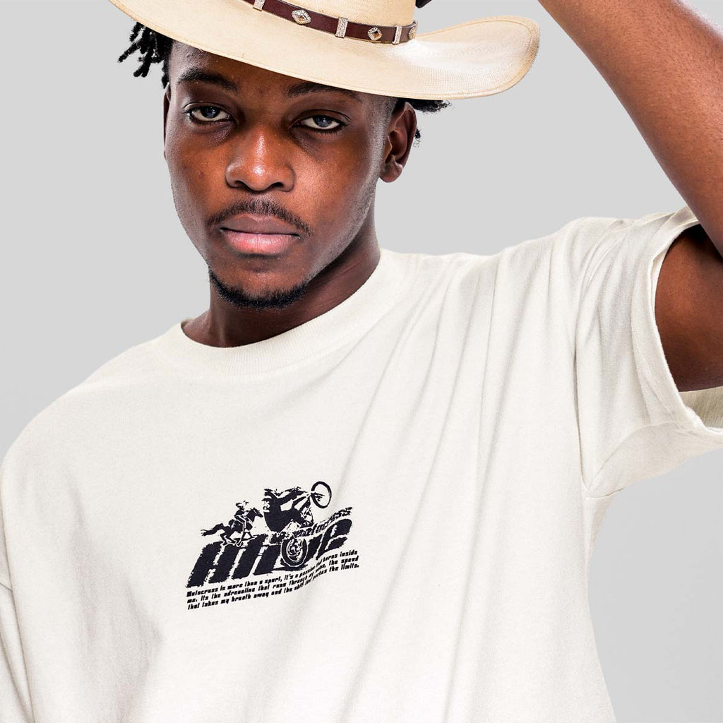 Camiseta Alive Oversized Cross Off White - Texas