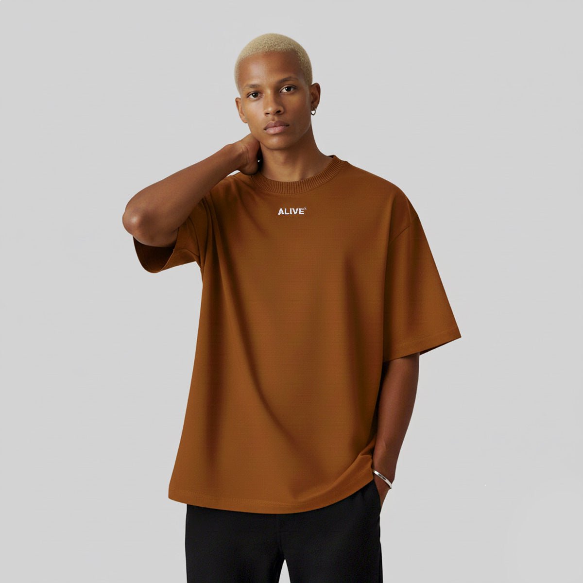 Camiseta Alive Oversized Basic Logo Marrom