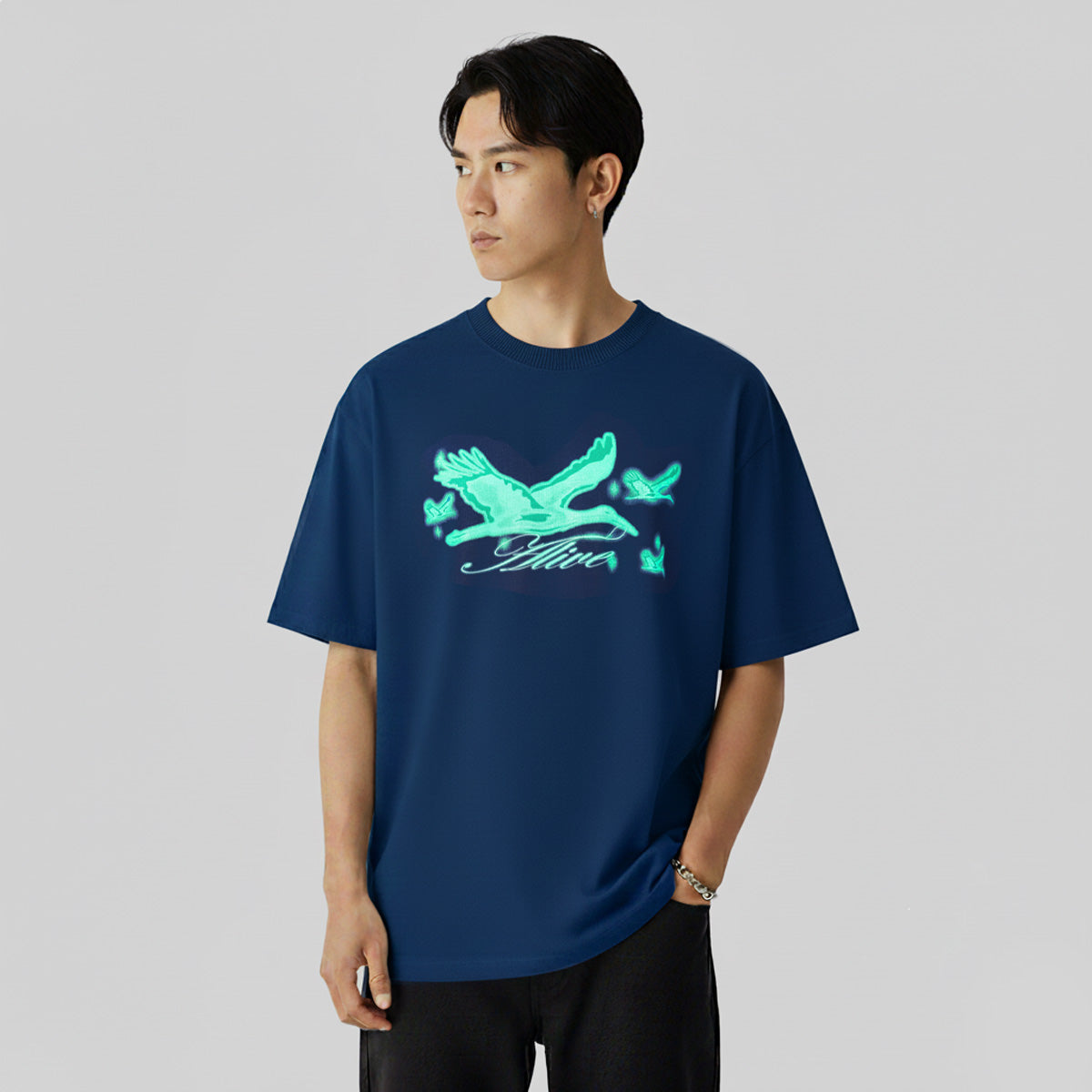 Camiseta Alive Oversized Heron Azul Marinho