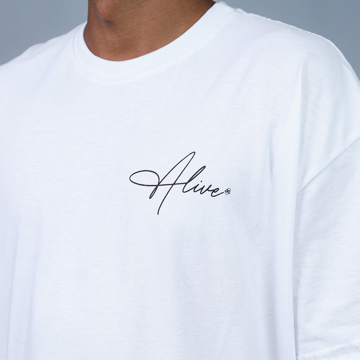 Camiseta Alive Signature Branco