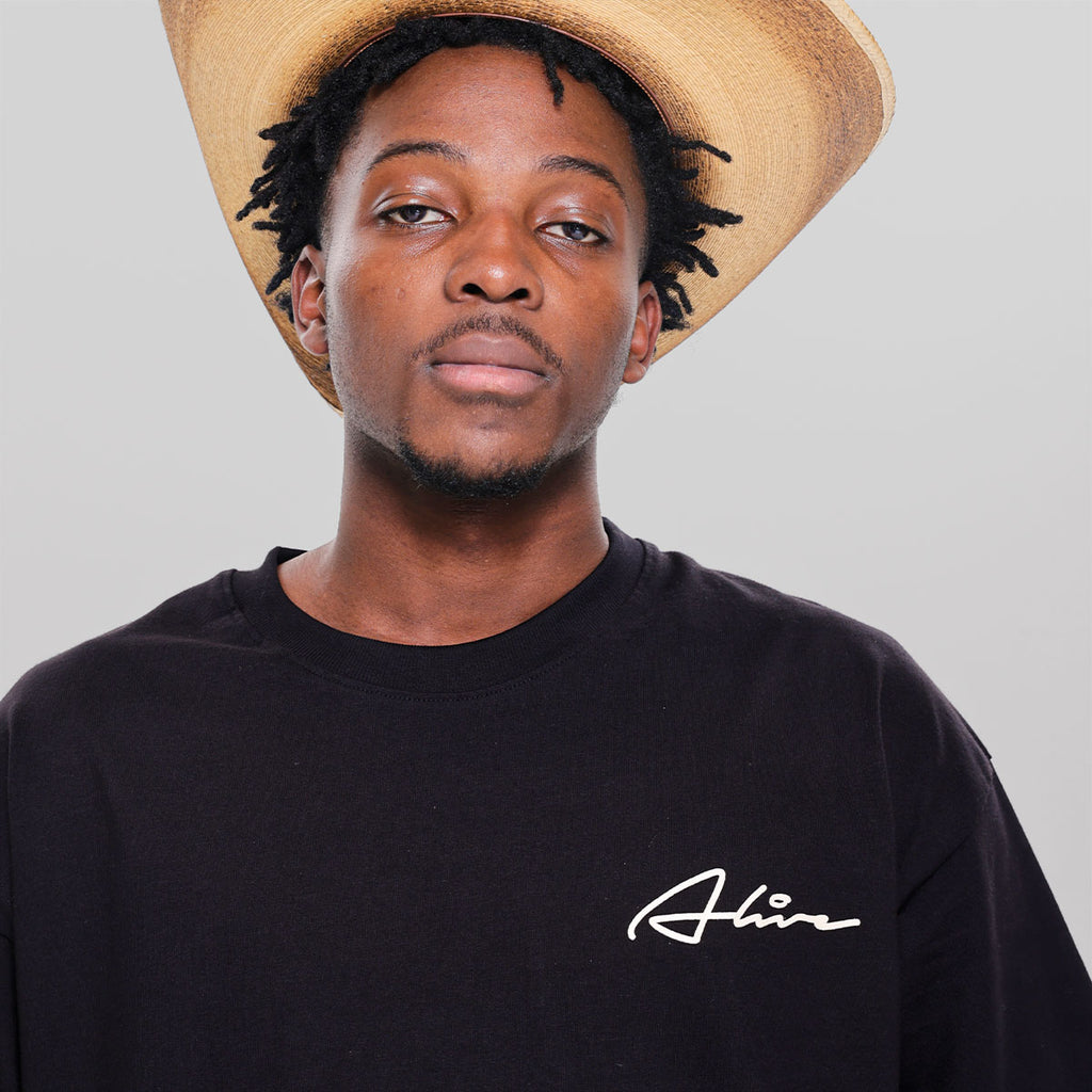 Camiseta Alive Oversized Rubric Preto - Texas
