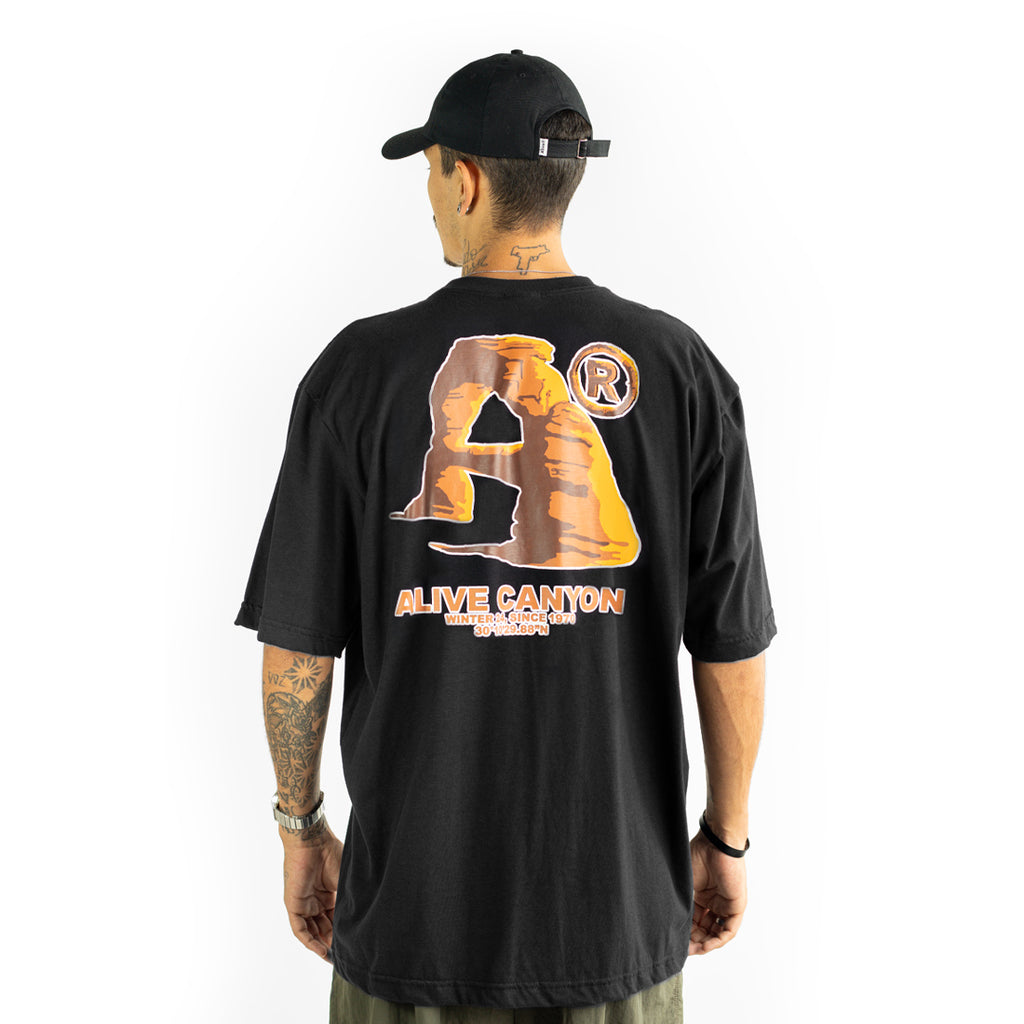 Camiseta Alive Canyon Preto