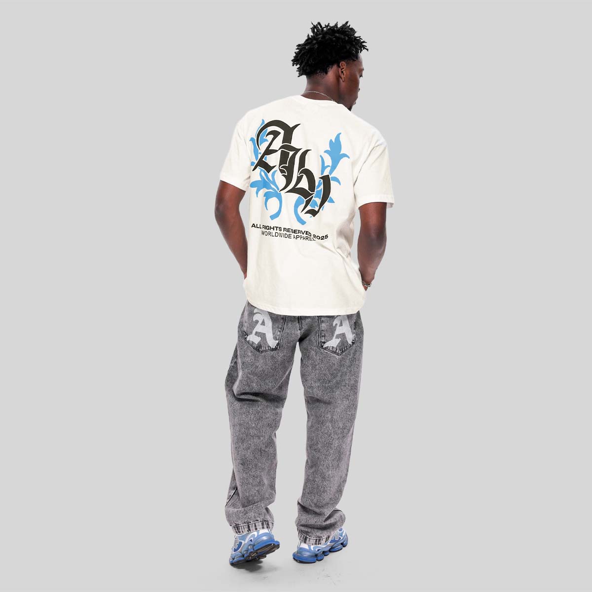 Camiseta Alive Clássica Winner Off White