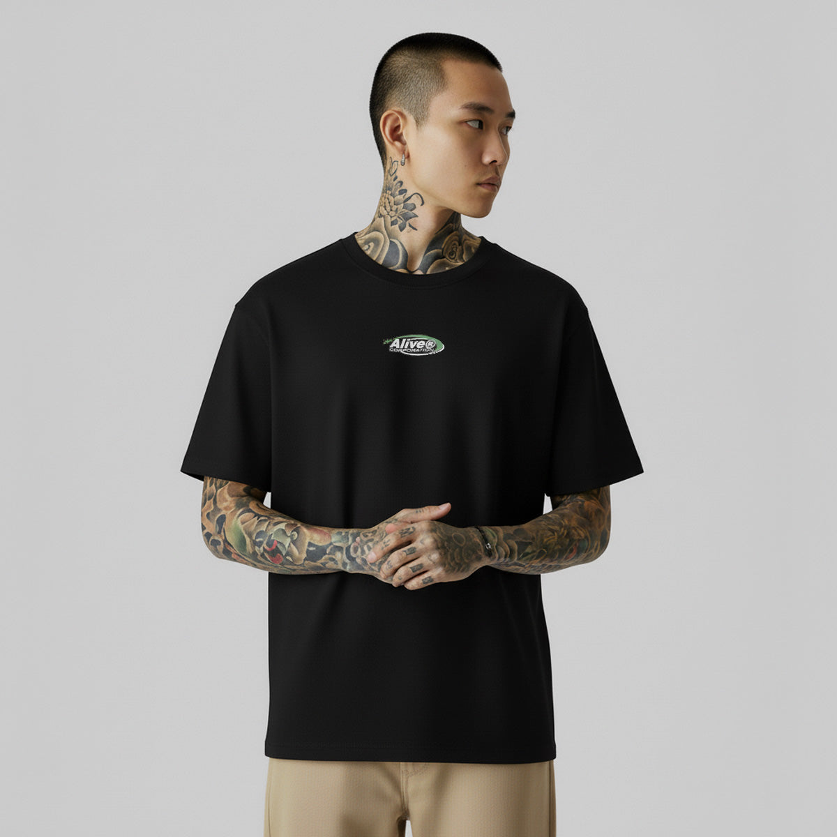 Camiseta Alive New Corporation Preto