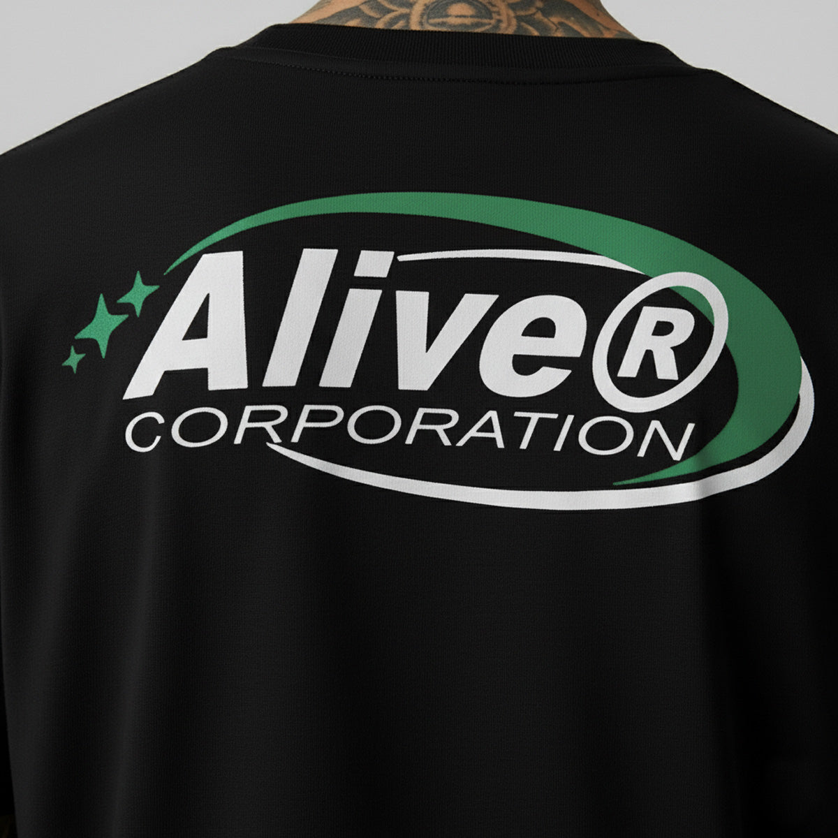 Camiseta Alive New Corporation Preto