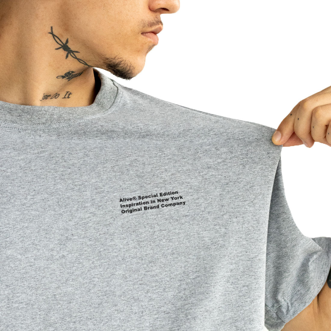 Camiseta Alive Special Edition Cinza