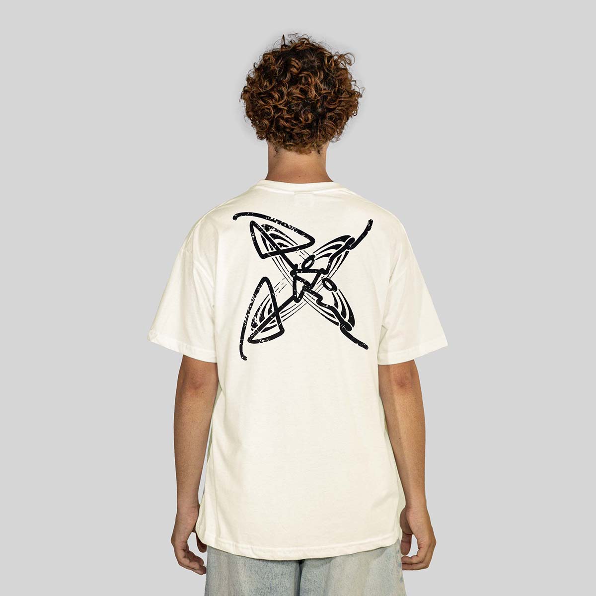 Camiseta Alive Clássica Crazy Off White