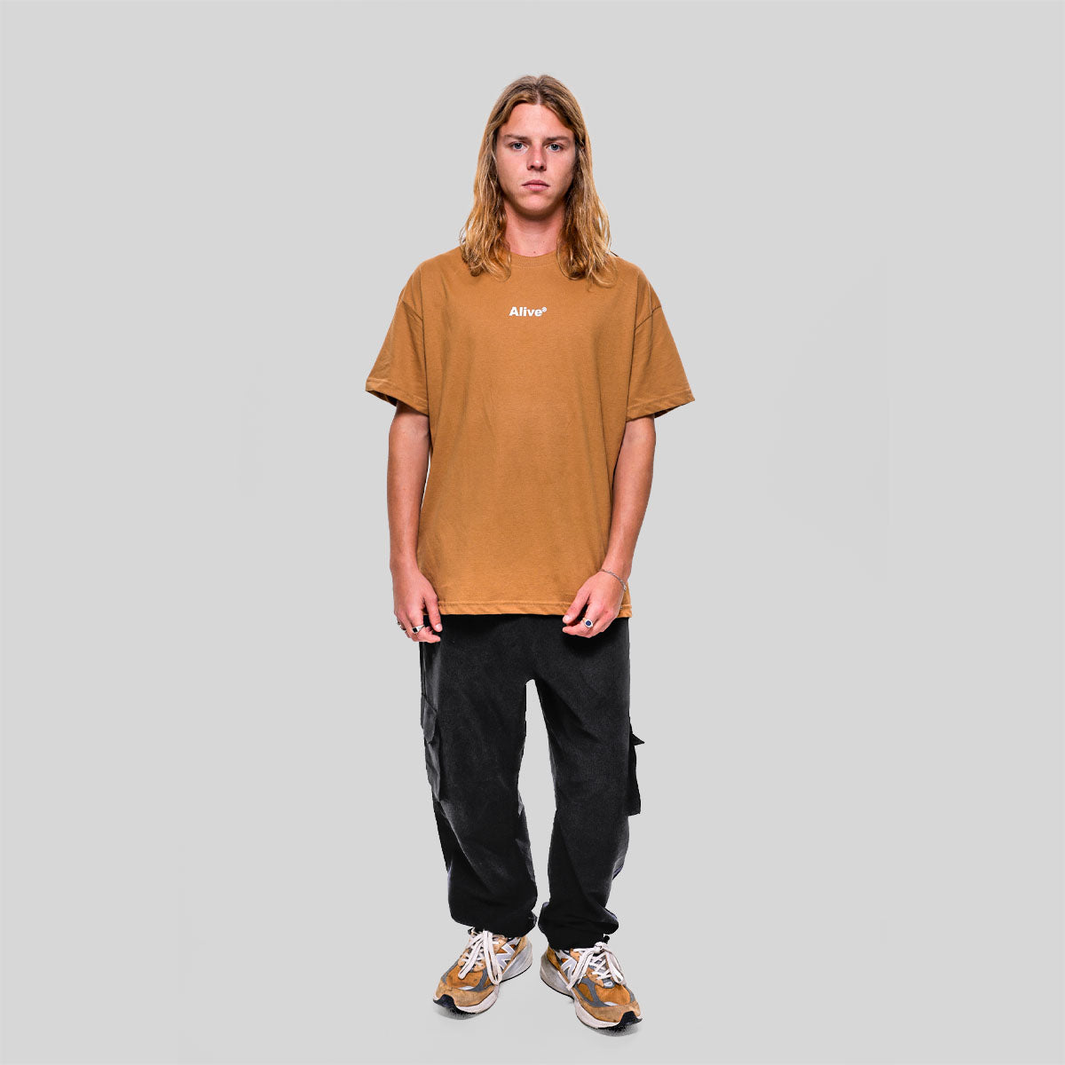Camiseta Alive Clássica Basic Marrom