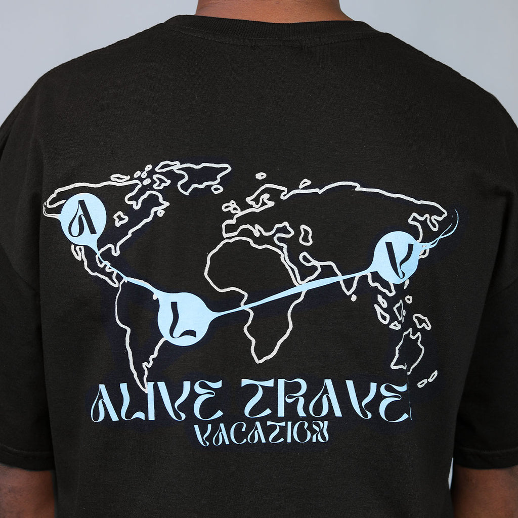 Camiseta Alive Oversized Essencial Vacation Preto