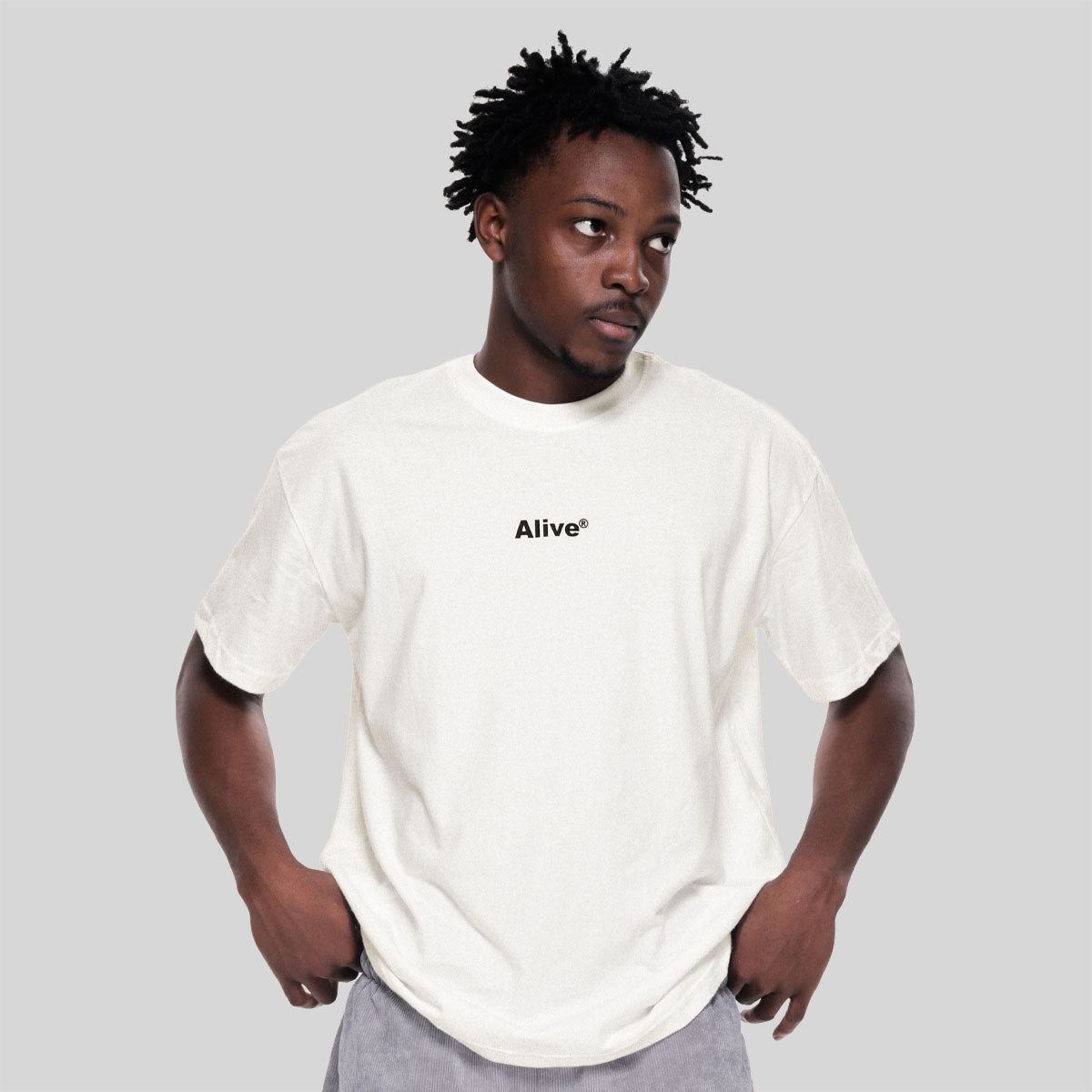 Camiseta Alive Clássica Basic Off White