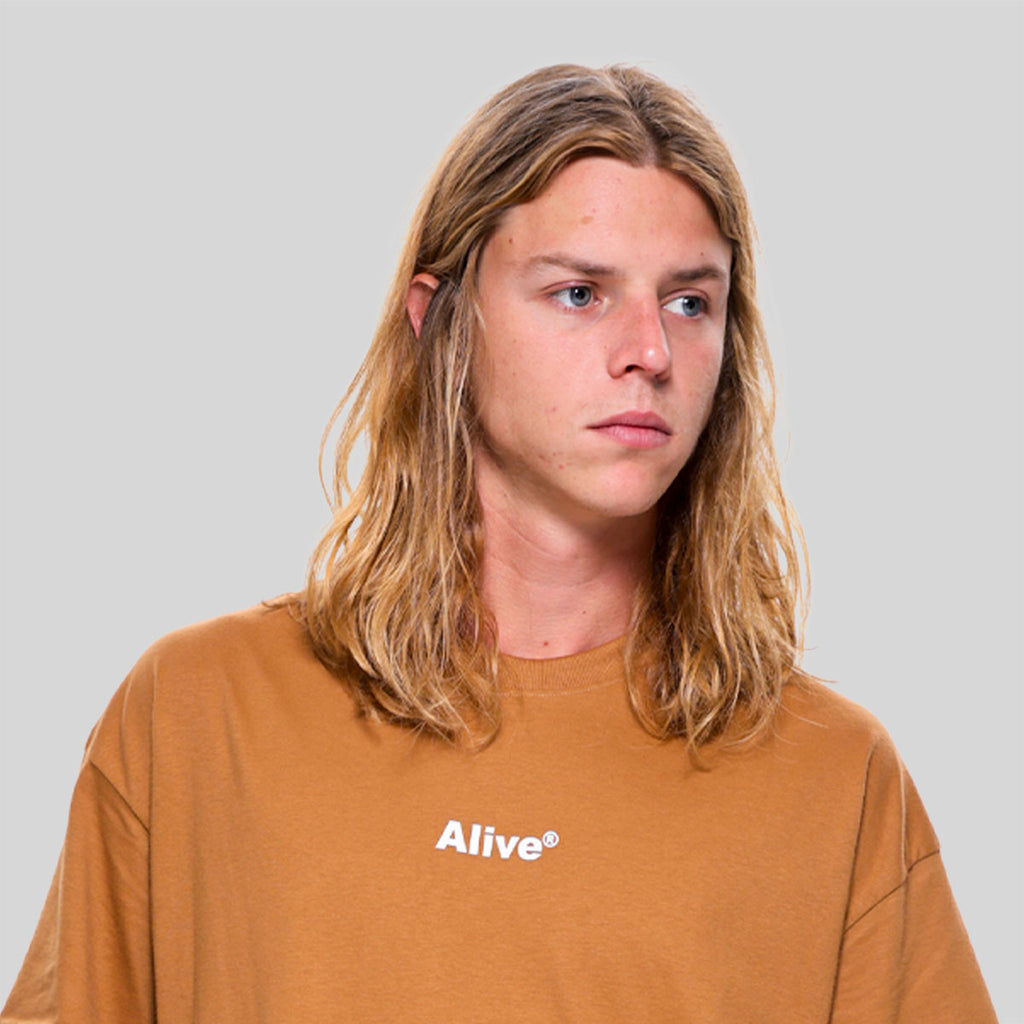Camiseta Alive Clássica Basic Marrom