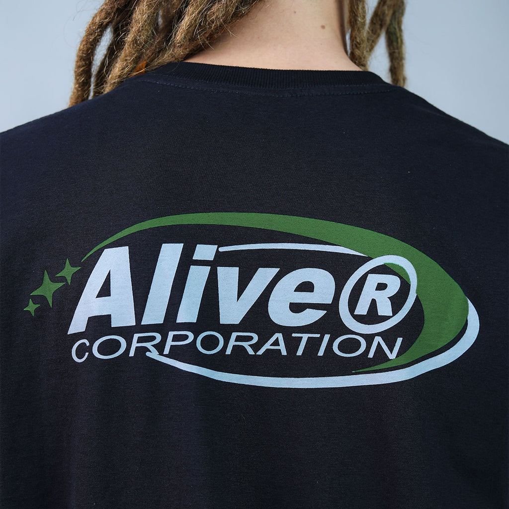 Camiseta Alive New Corporation Preto
