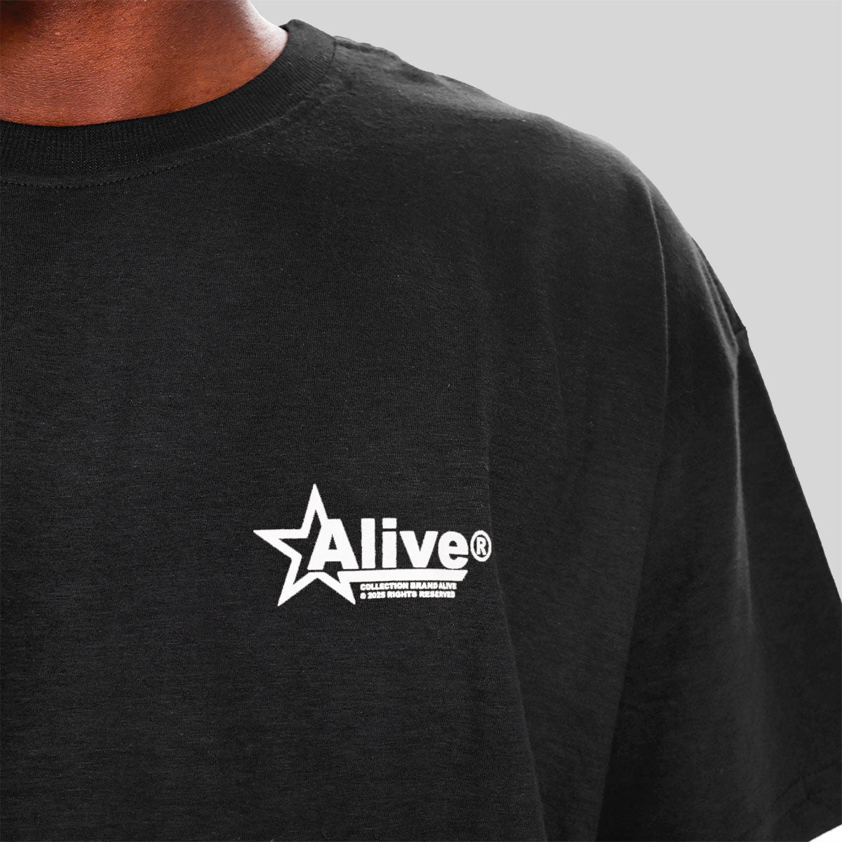 Camiseta Alive Clássica Arrive Preto