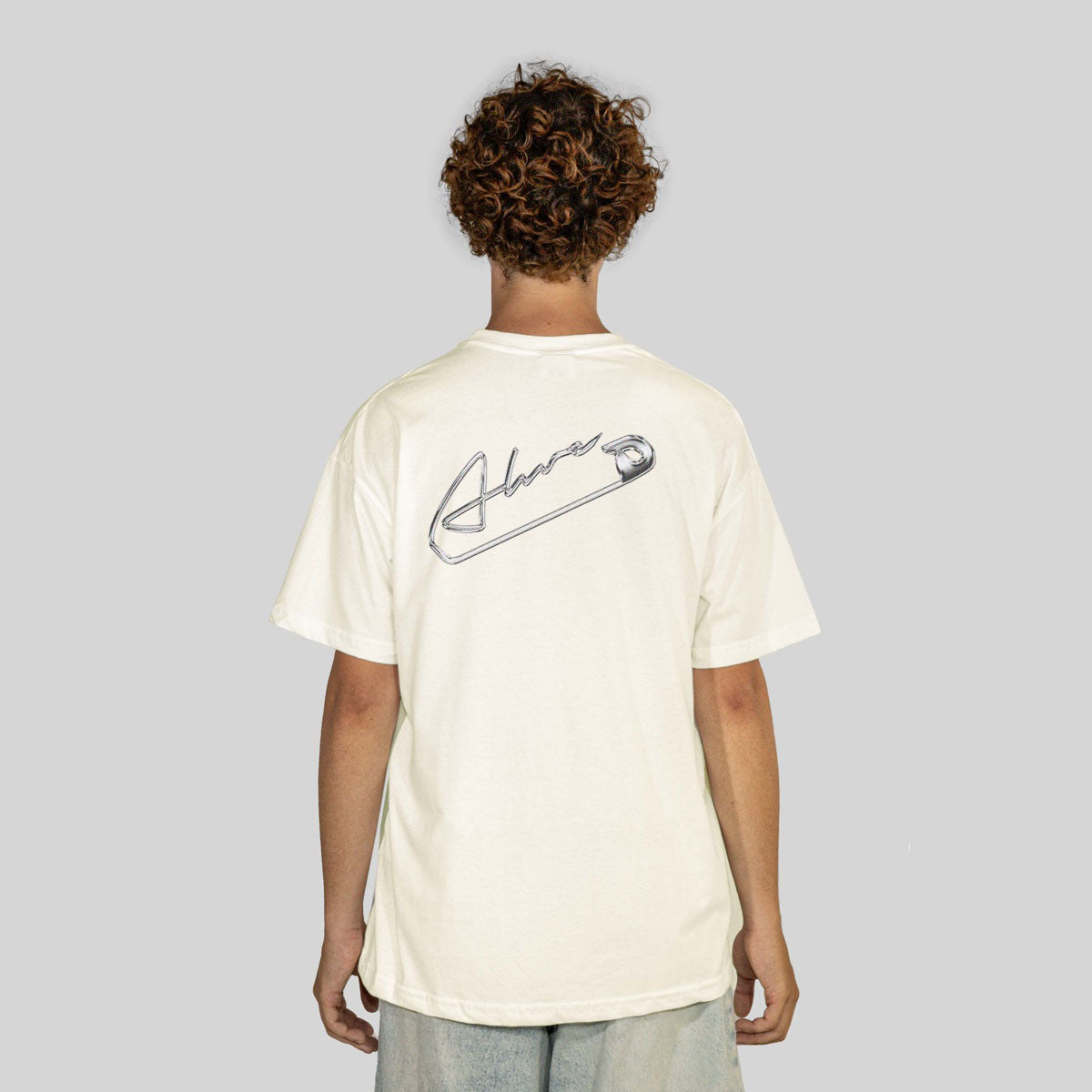 Camiseta Alive Clássica Pin Off White