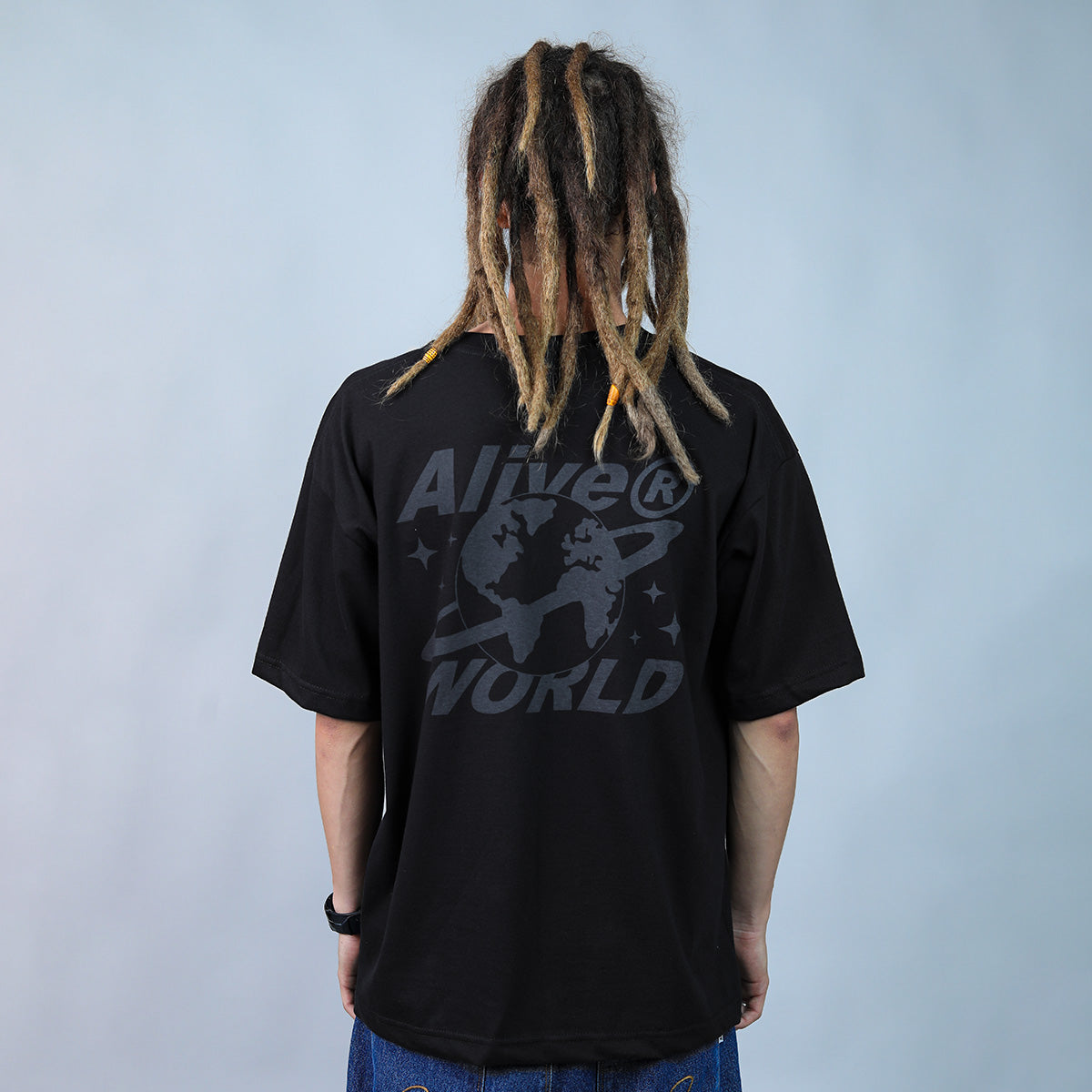 Camiseta Alive Oversized World Preto