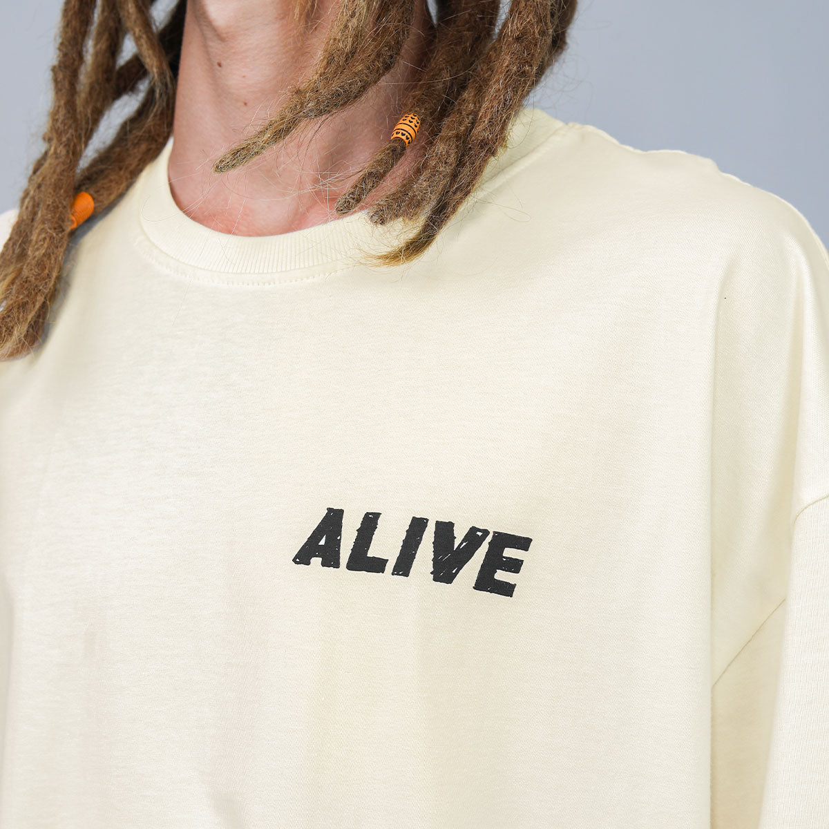 Camiseta Alive Oversized Essencial Club Off White