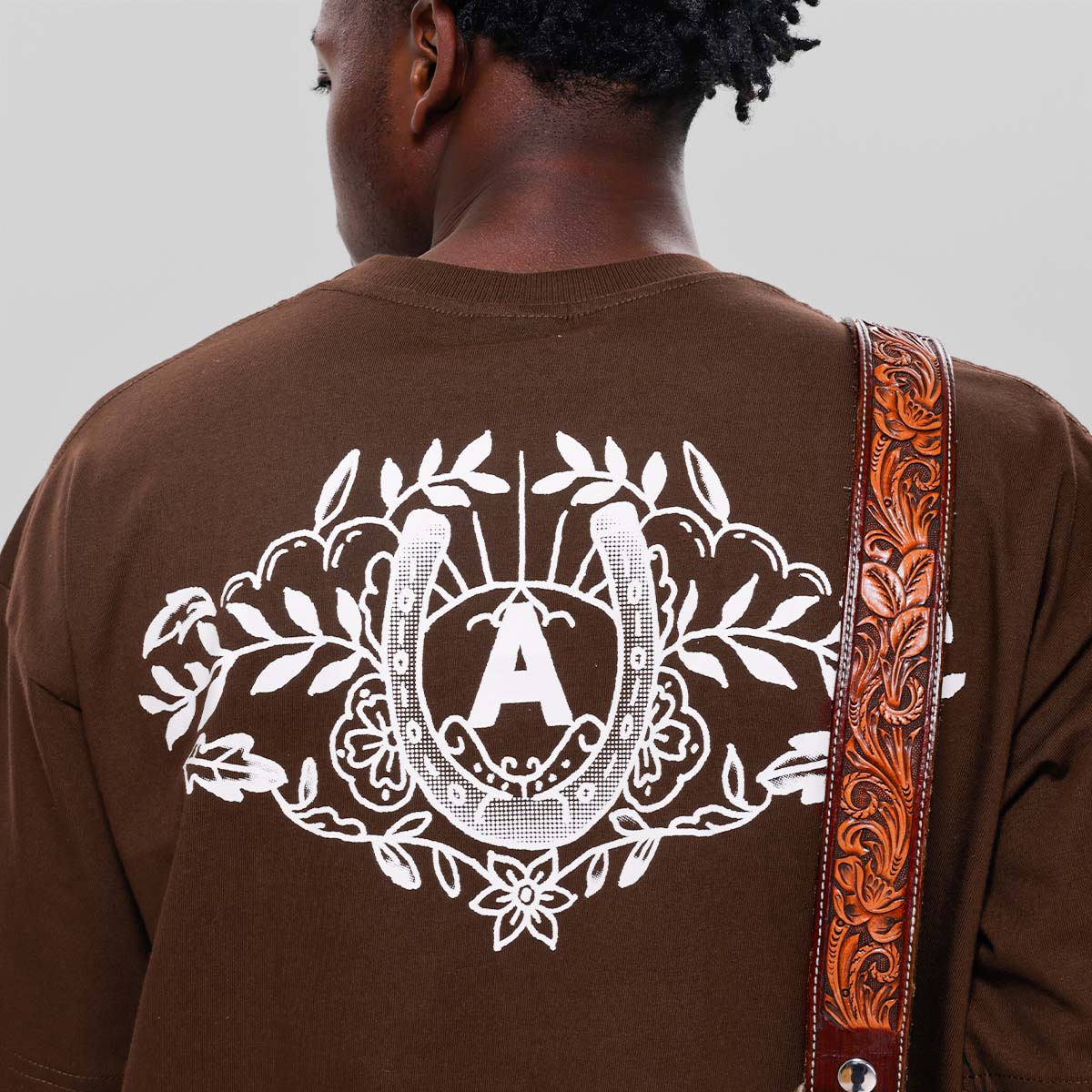 Camiseta Alive Oversized Blazon Marrom - Texas