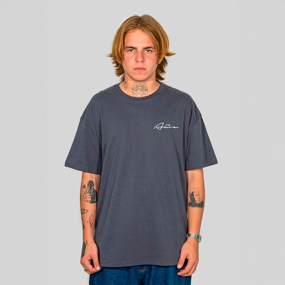 Camiseta Alive Clássica Rubric Cinza