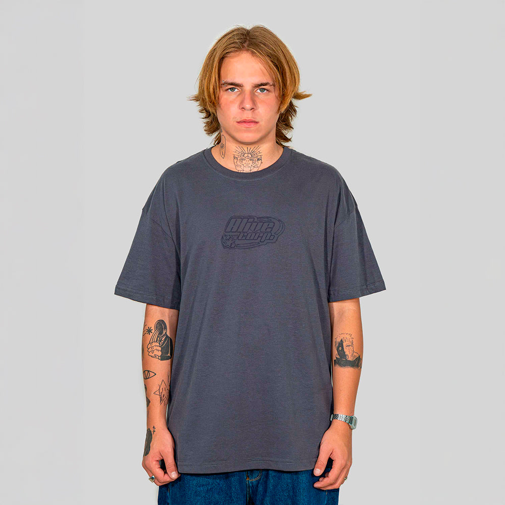 Camiseta Alive Clássica Emboss Cinza