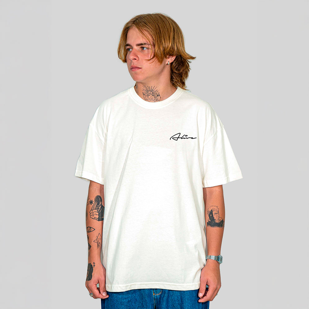 Camiseta Alive Clássica Rubric Off White