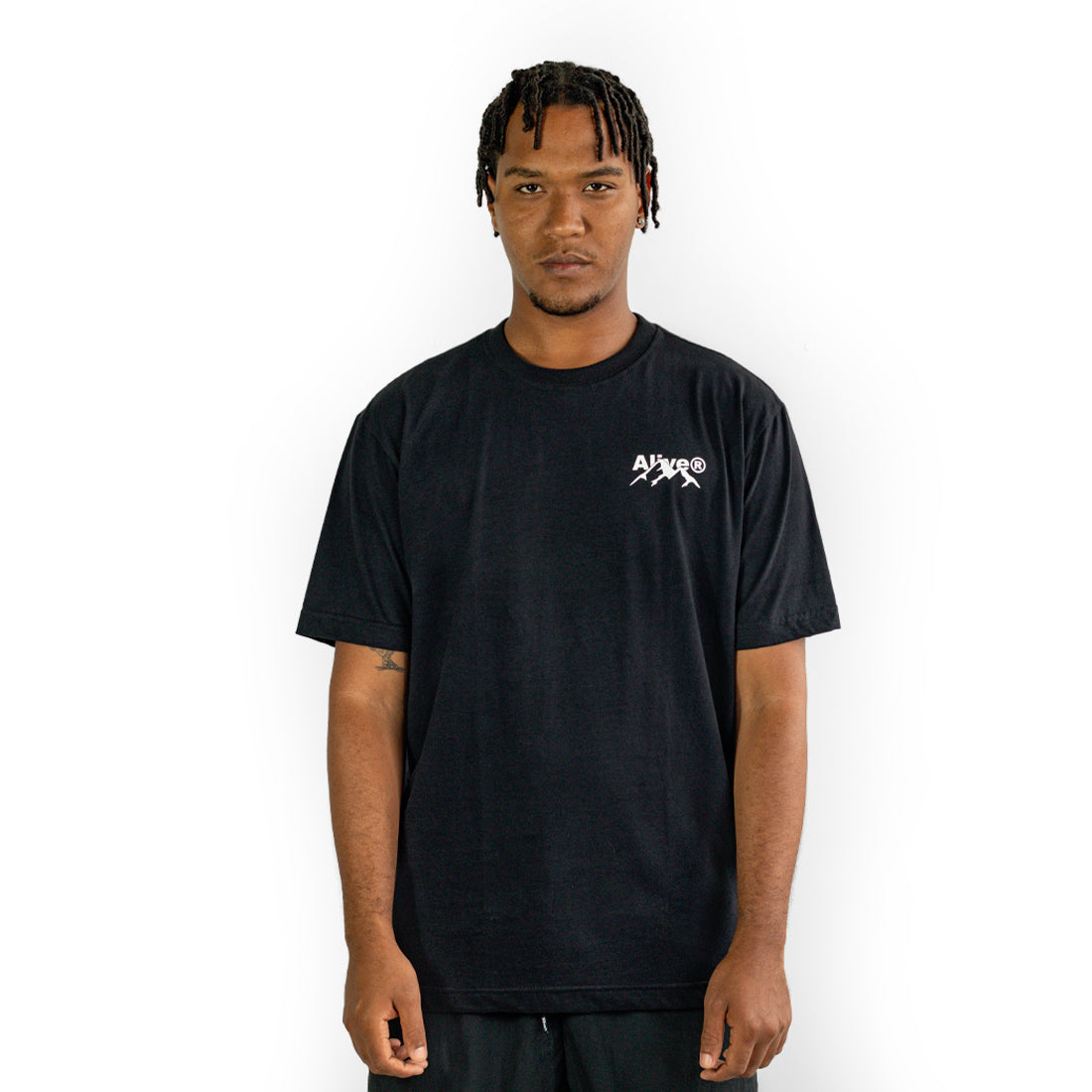 Camiseta Alive Mountain Preto