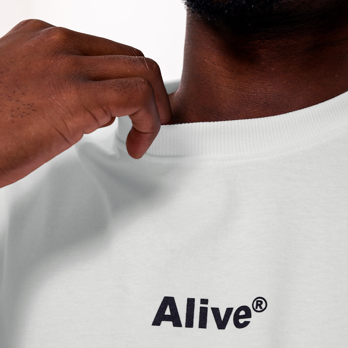 Camiseta Alive Clássica Basic Off White