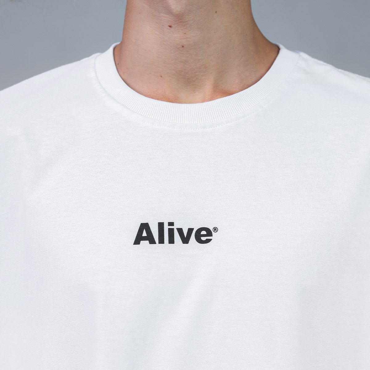 Camiseta Alive Basic Branco Preto