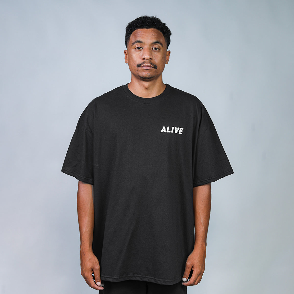 Camiseta Alive Oversized Essencial Club Preto