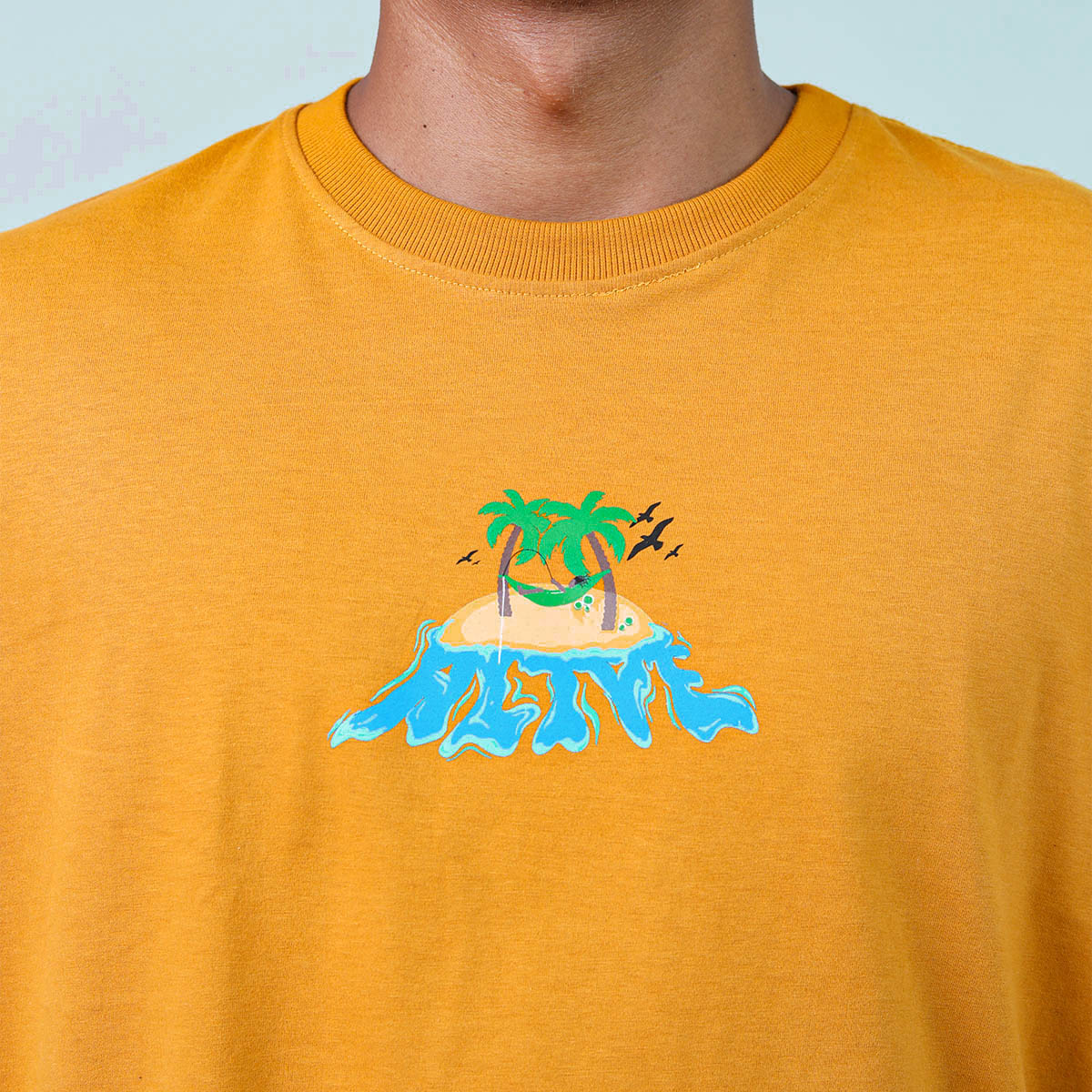 Camiseta Alive Island Mostarda