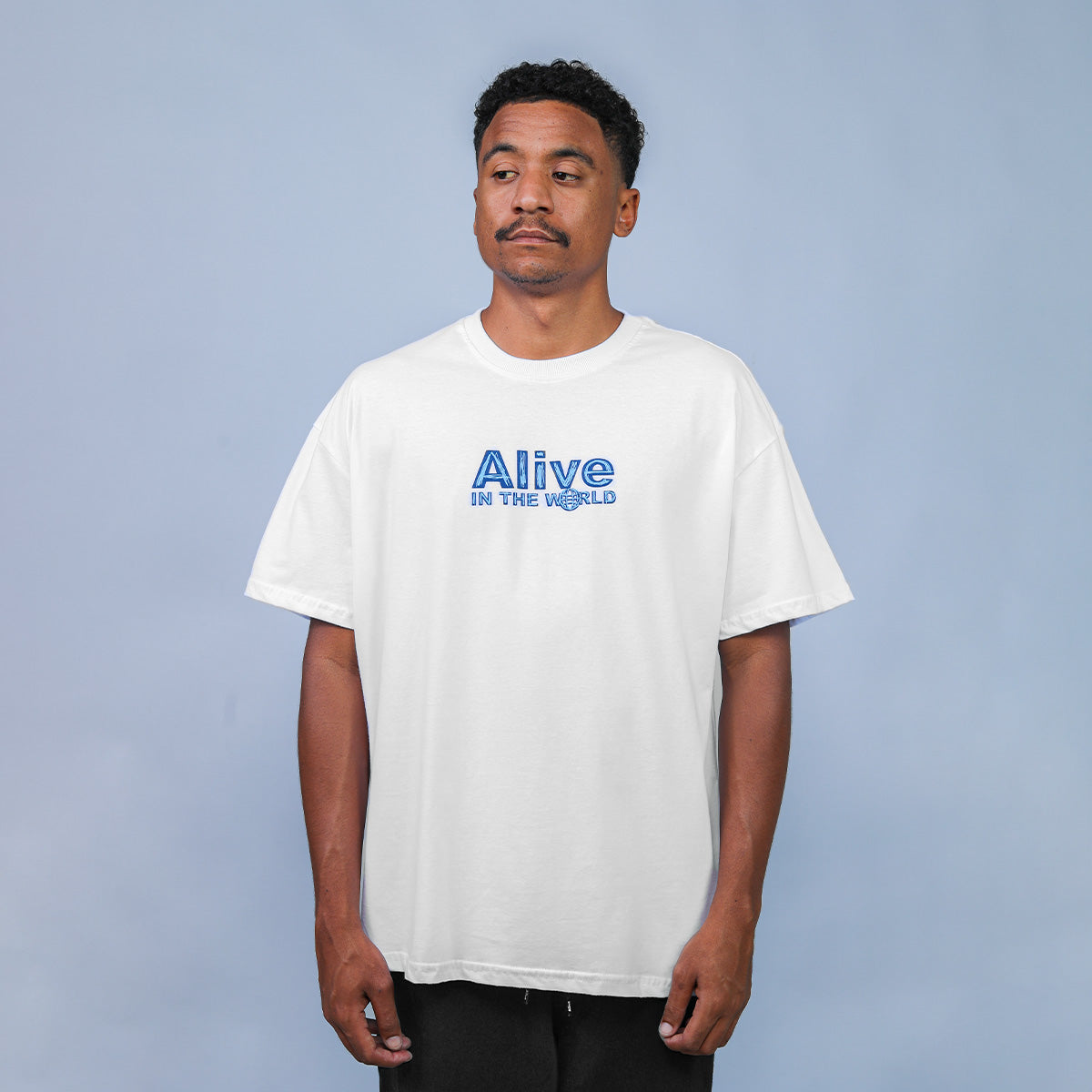 Camiseta Alive In The World Branco