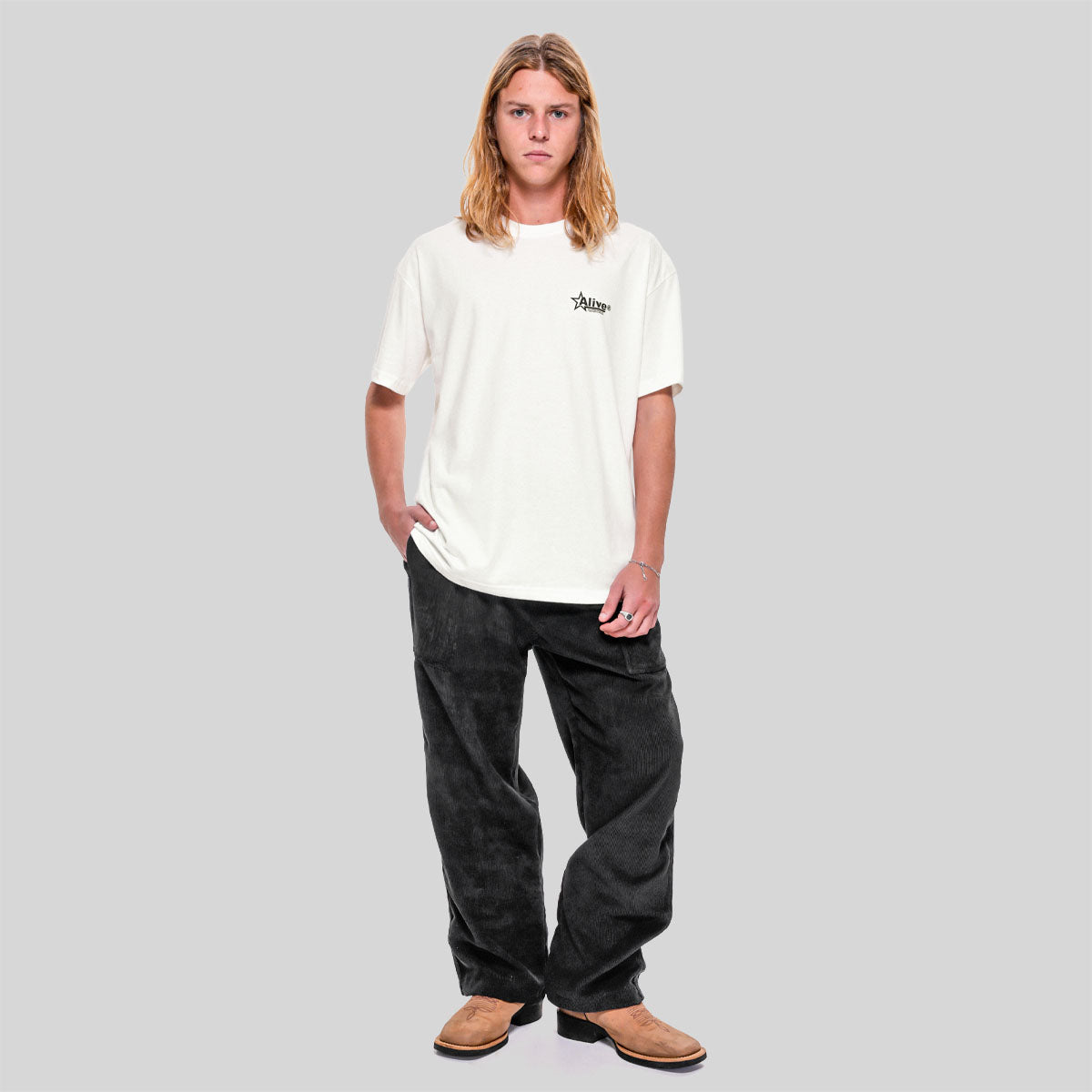 Camiseta Alive Clássica Arrive Off White