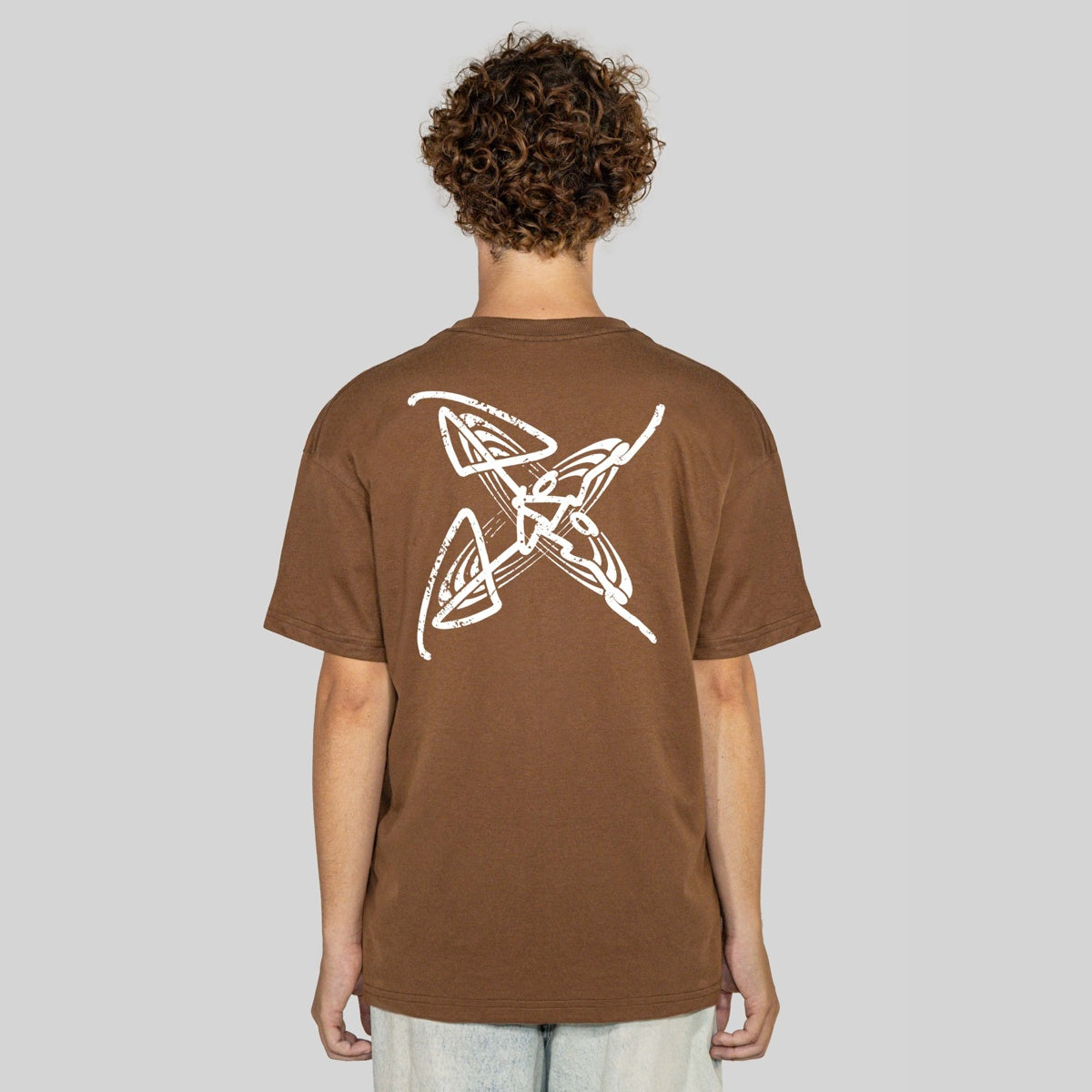 Camiseta Alive Clássica Crazy Marrom