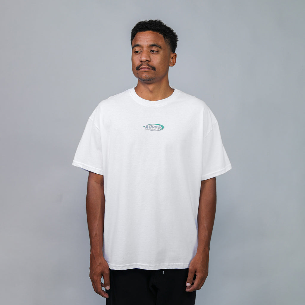 Camiseta Alive New Corporation Branco