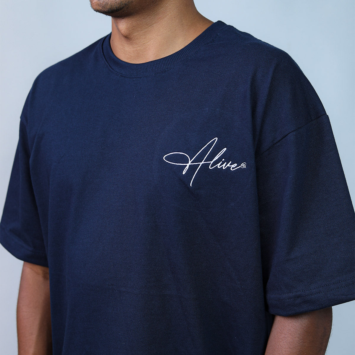 Camiseta Alive Oversized New Signature Azul Marinho