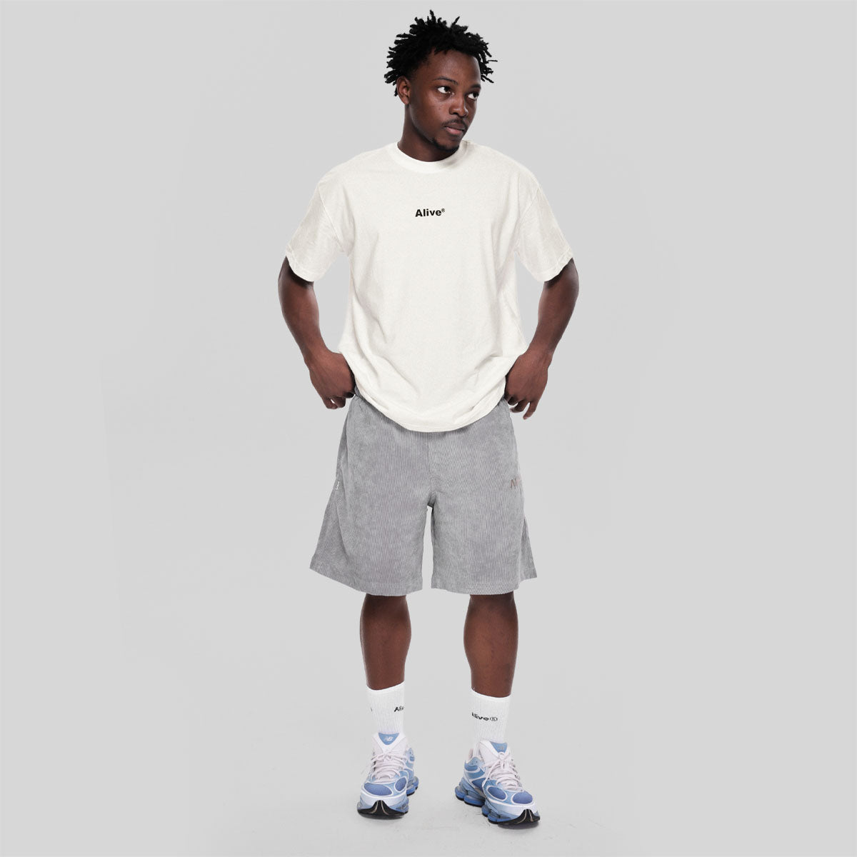 Camiseta Alive Clássica Basic Off White