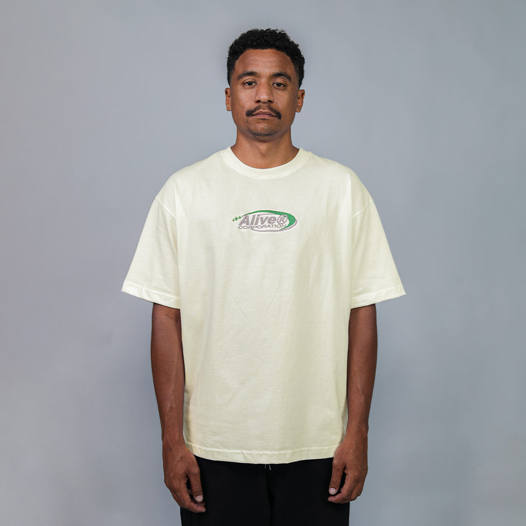 Camiseta Alive Oversized New Corporation Off White