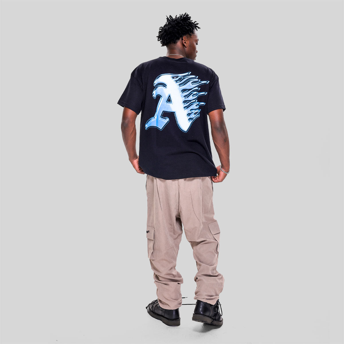 Camiseta Alive Clássica Fragment Preto