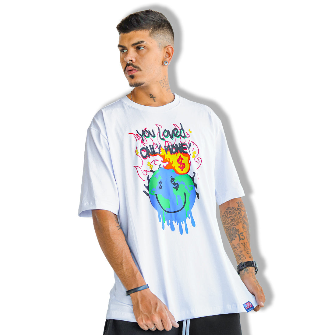 Camiseta Alive World Cash Branco