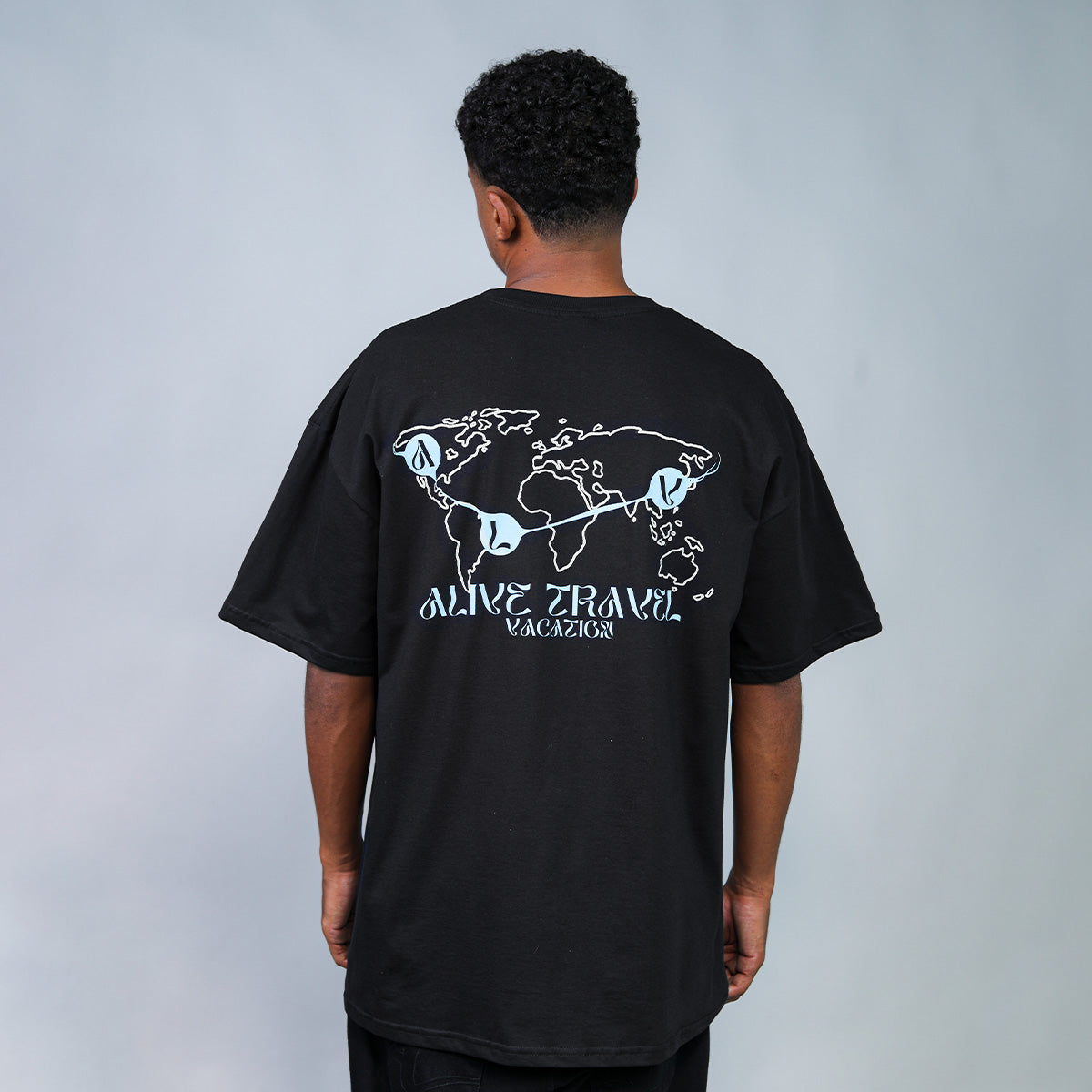 Camiseta Alive Oversized Essencial Vacation Preto