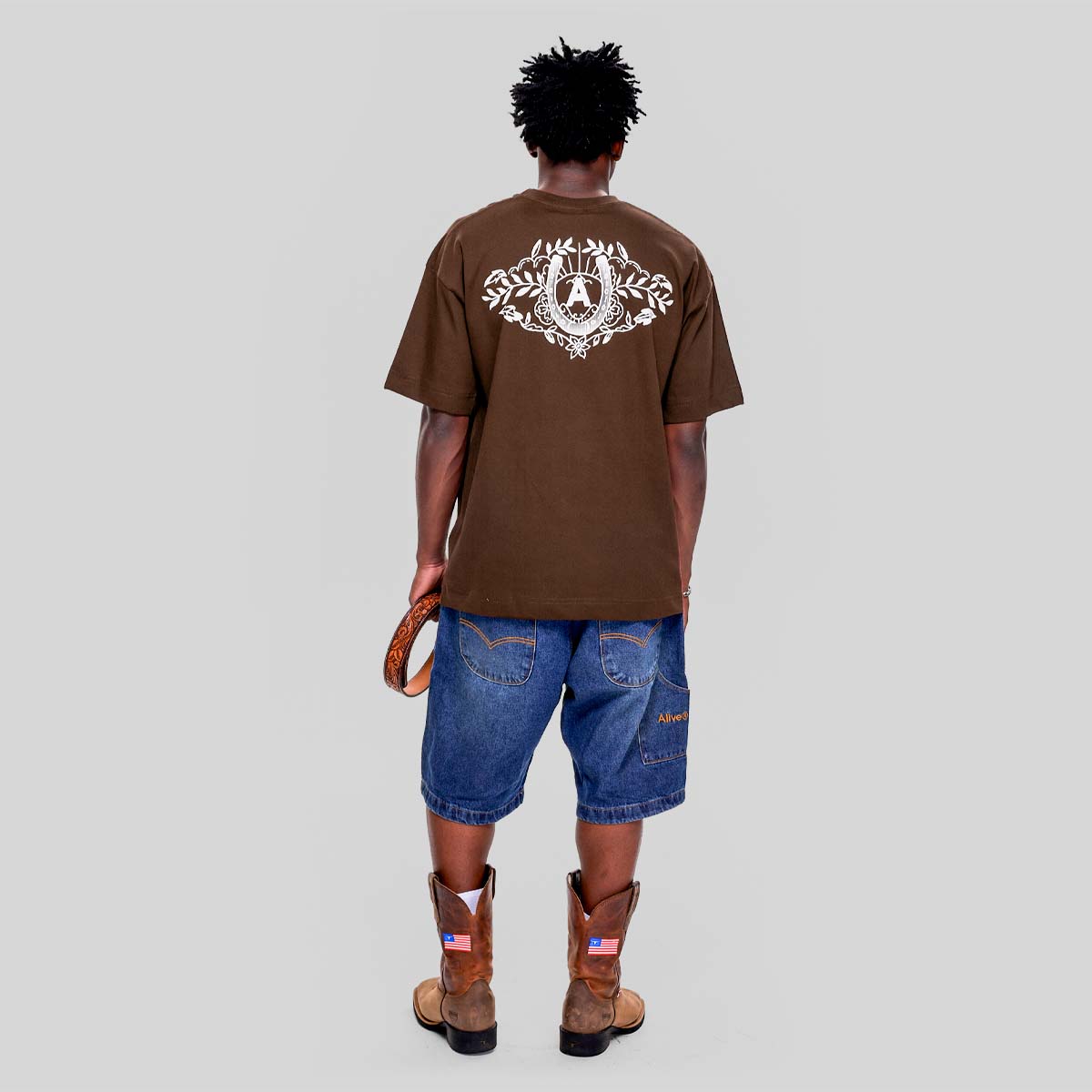 Camiseta Alive Oversized Blazon Marrom - Texas