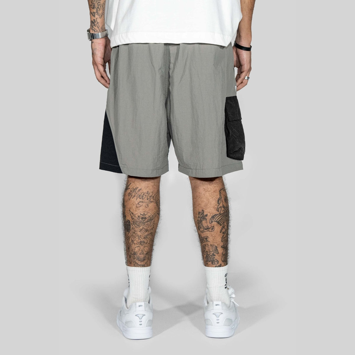 Short Alive Transverse Cinza