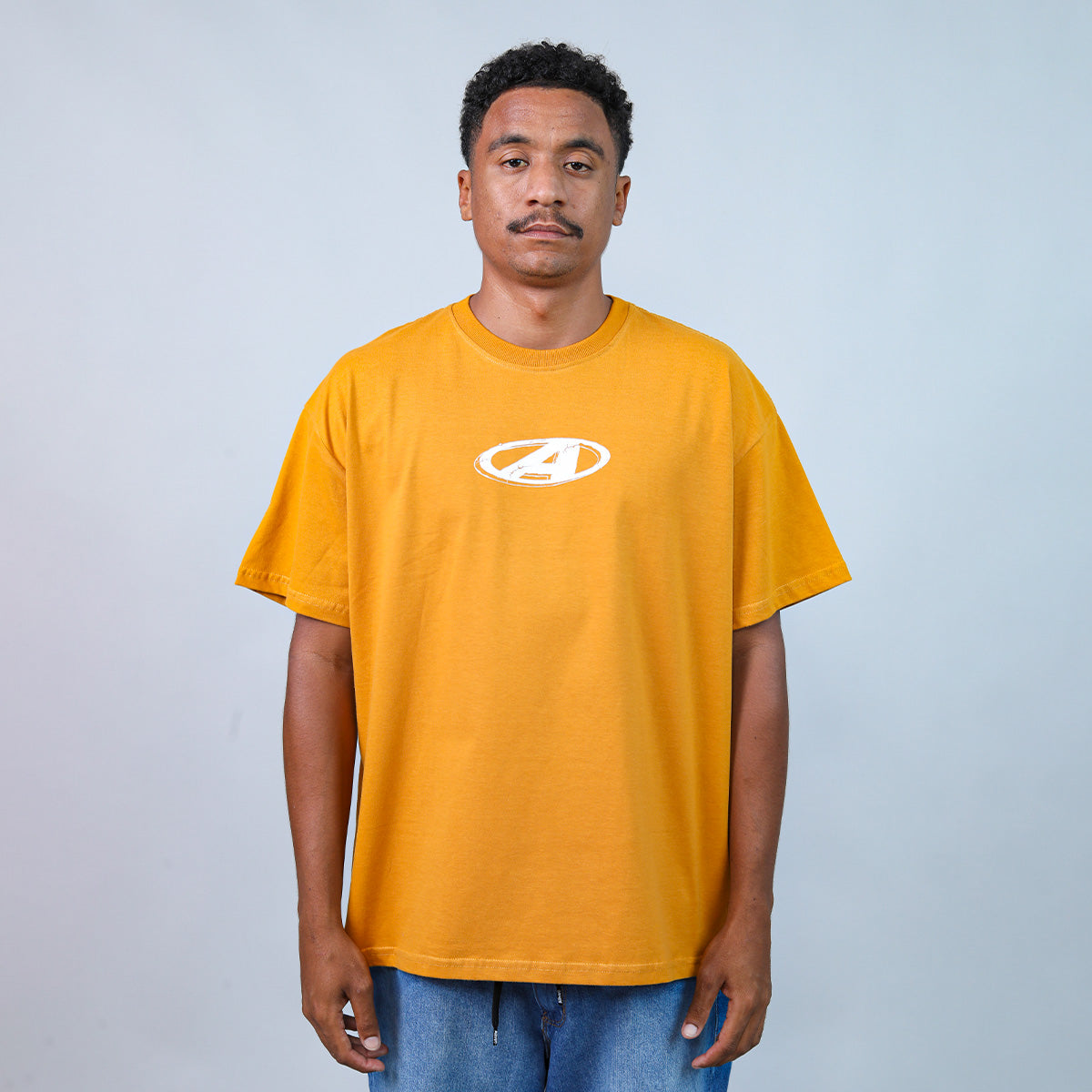 Camiseta Alive Stone Mostarda